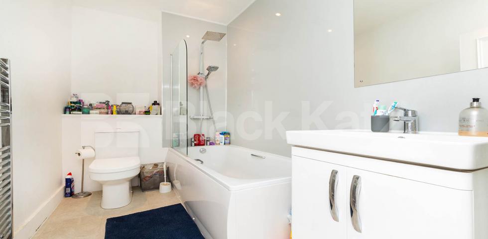 Spacious two double bedroom set within a period conversion Camden Road, Camden